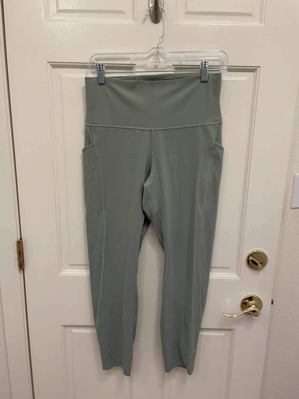 Lululemon Align Hi-Rise pant with pockets, 25” size 10 Palm Court green